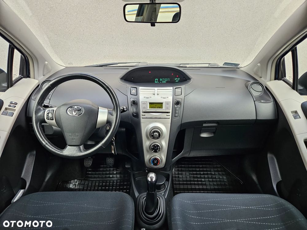 Toyota Yaris 1.3 VVT-i Luna - 5