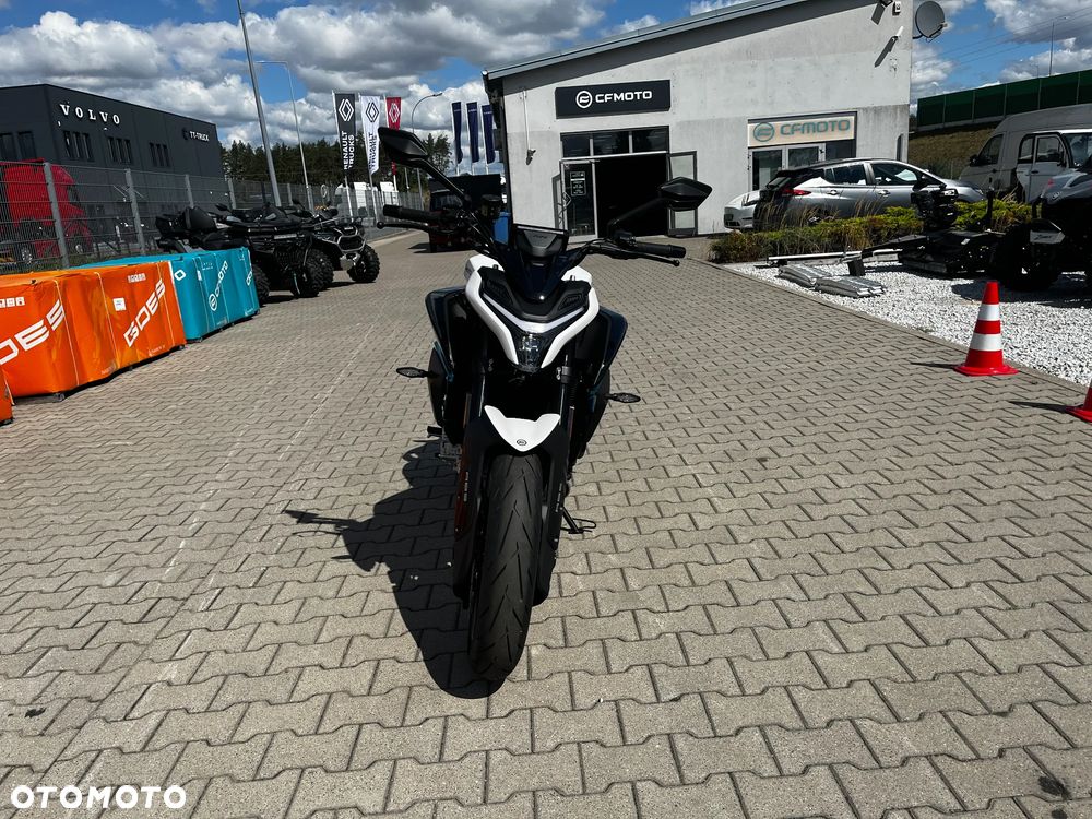CFMoto 675NK - 3