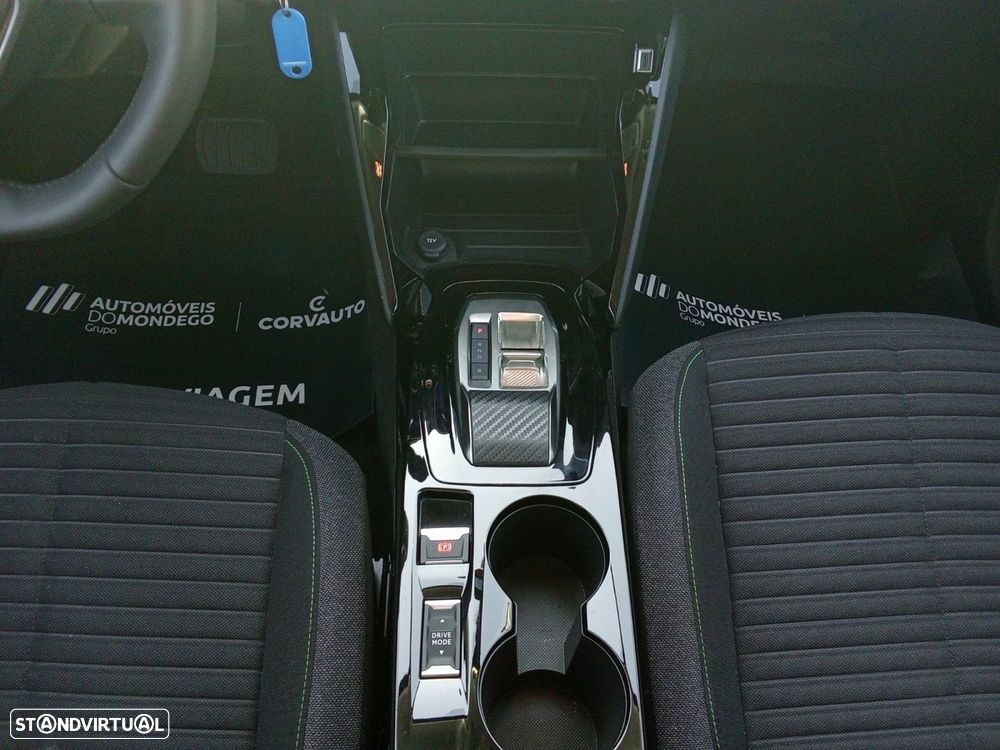 Peugeot e-208 - 12