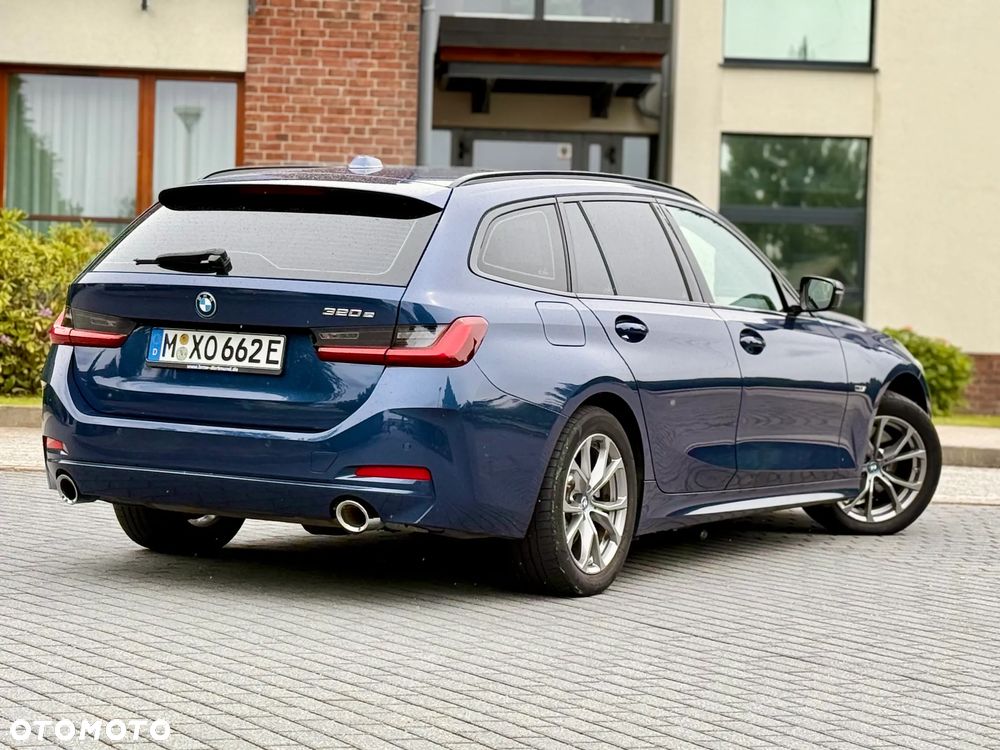BMW Seria 3 320e M Sport - 12