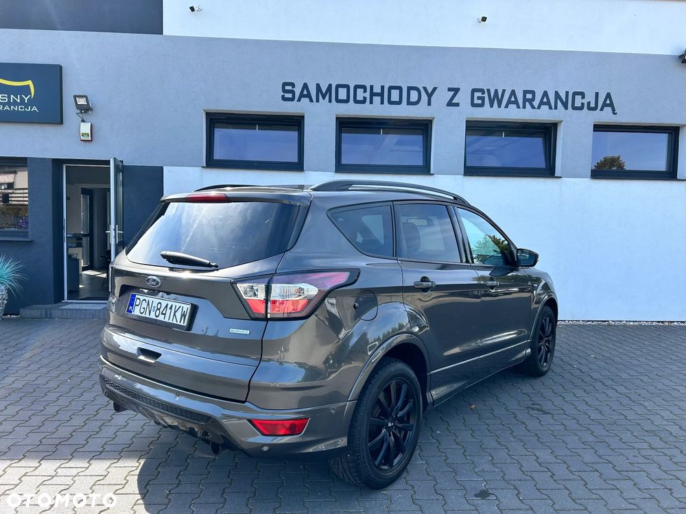 Ford Kuga 1.5 EcoBoost 2x4 ST-Line - 4