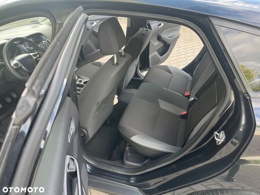 Ford Focus 1.6 Edition - 12