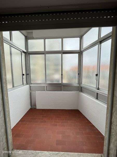 Apartamento T1 Laranjeiro - Grande imagem: 2/7