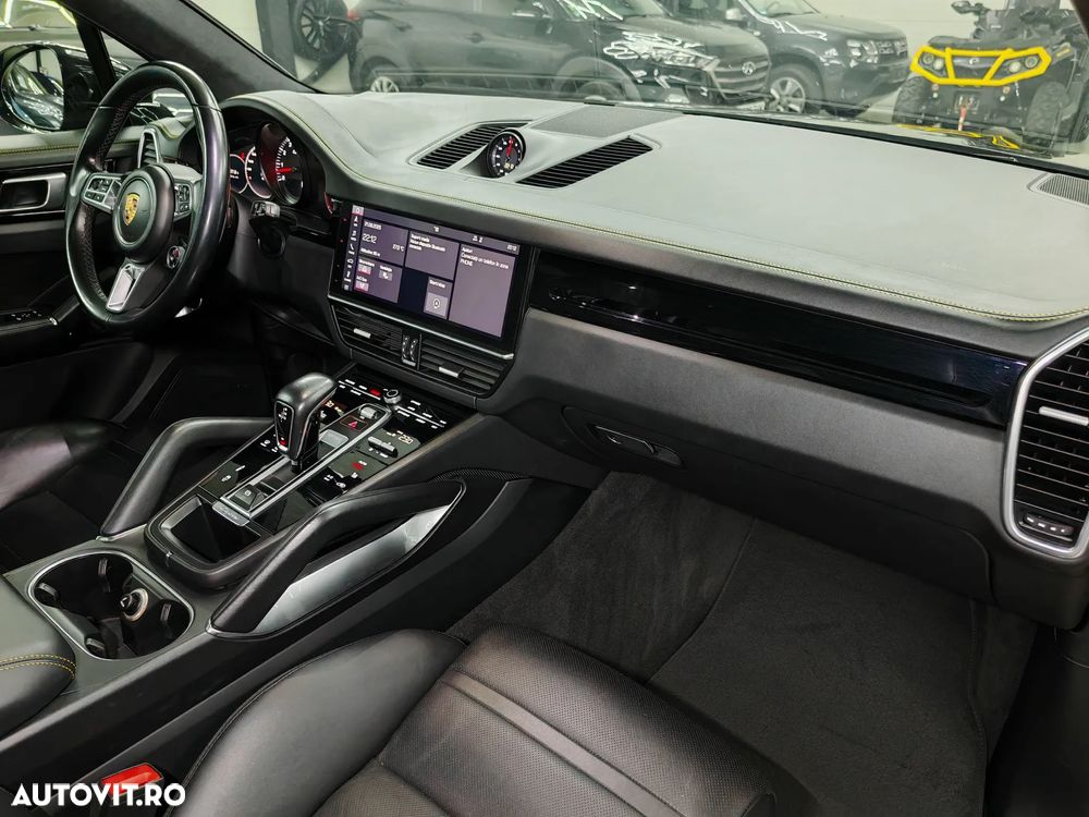 Porsche Cayenne Turbo - 7