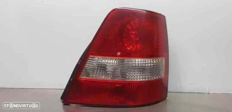 FAROLIM TRASEIRO DIREITO KIA SORENTO I 2004 -924023E010 - 4