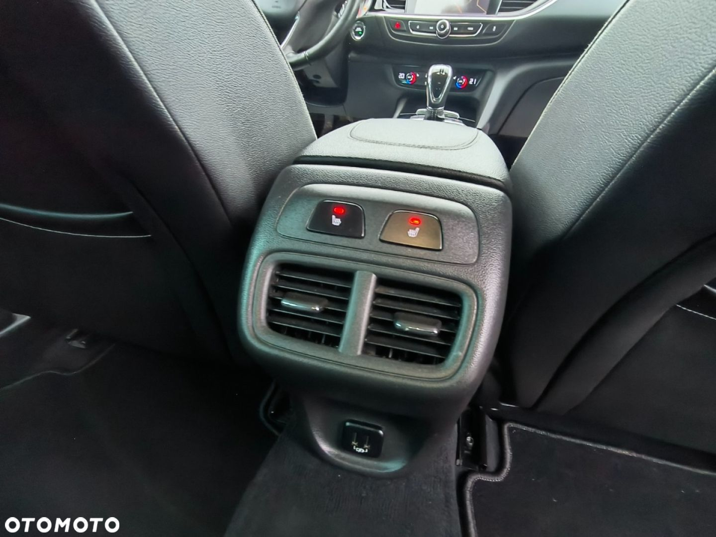 Opel Insignia - 19