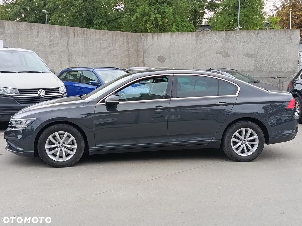 Volkswagen Passat 2.0 TDI EVO Elegance DSG - 2