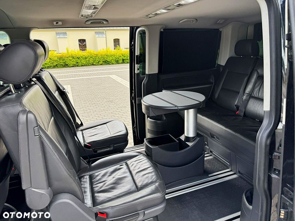 Volkswagen Multivan - 21