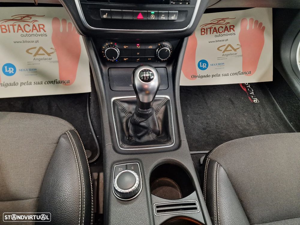 Mercedes-Benz A 180 d AMG Line - 54