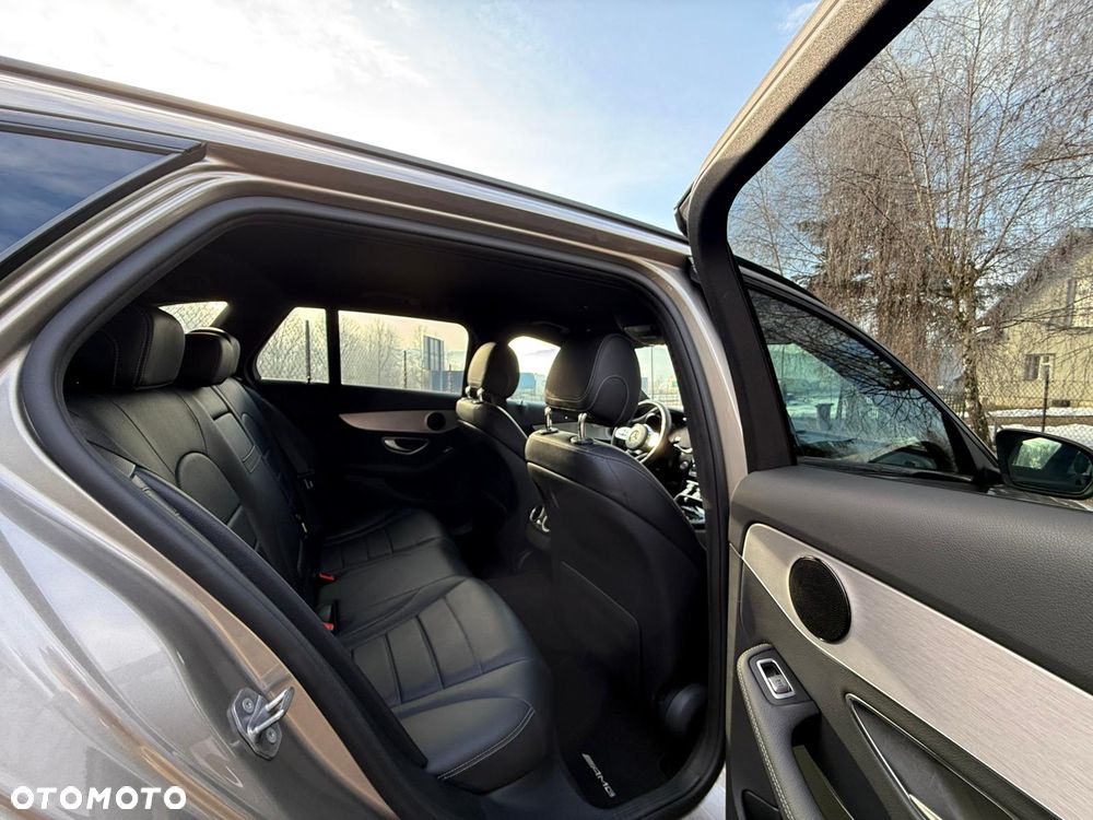 Mercedes-Benz Klasa C 180 9G-TRONIC AMG Line - 32