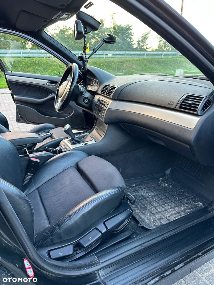 BMW Seria 3 318i Touring - 23