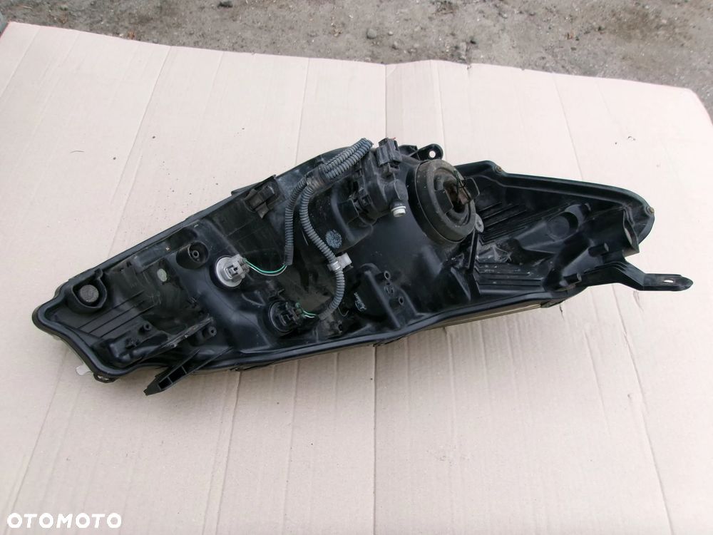 LAMPA PRZÓD LEWA TOYOTA YARIS III  LIFT 14-17 - 2