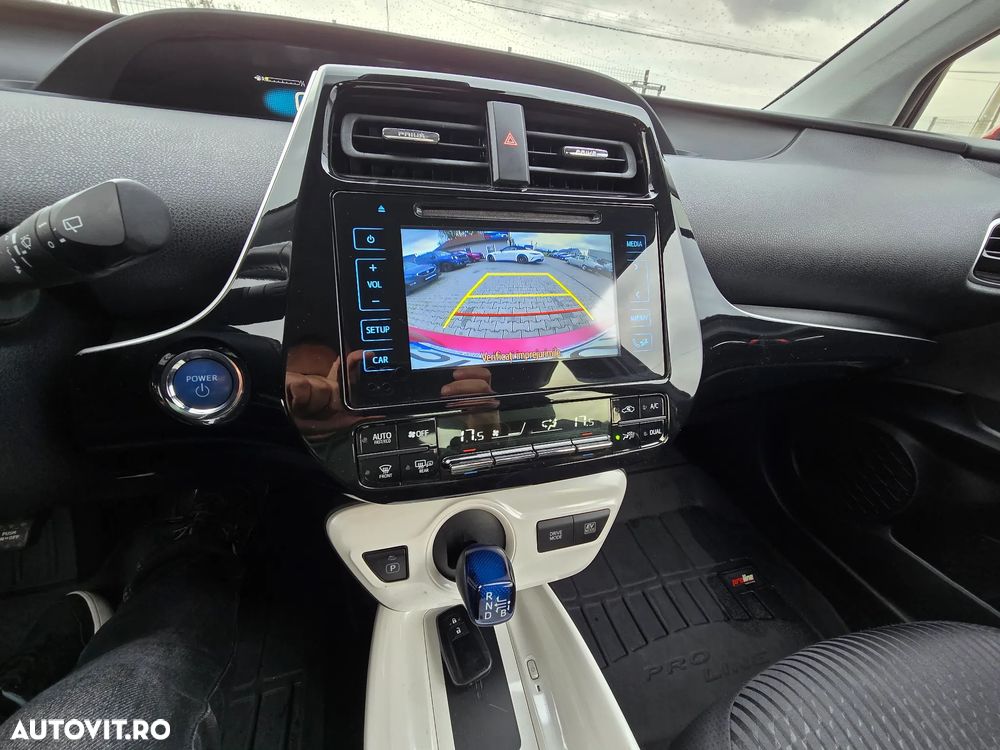 Toyota Prius Hybrid - 10
