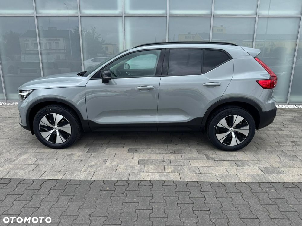 Volvo XC 40 B3 Plus Dark - 2