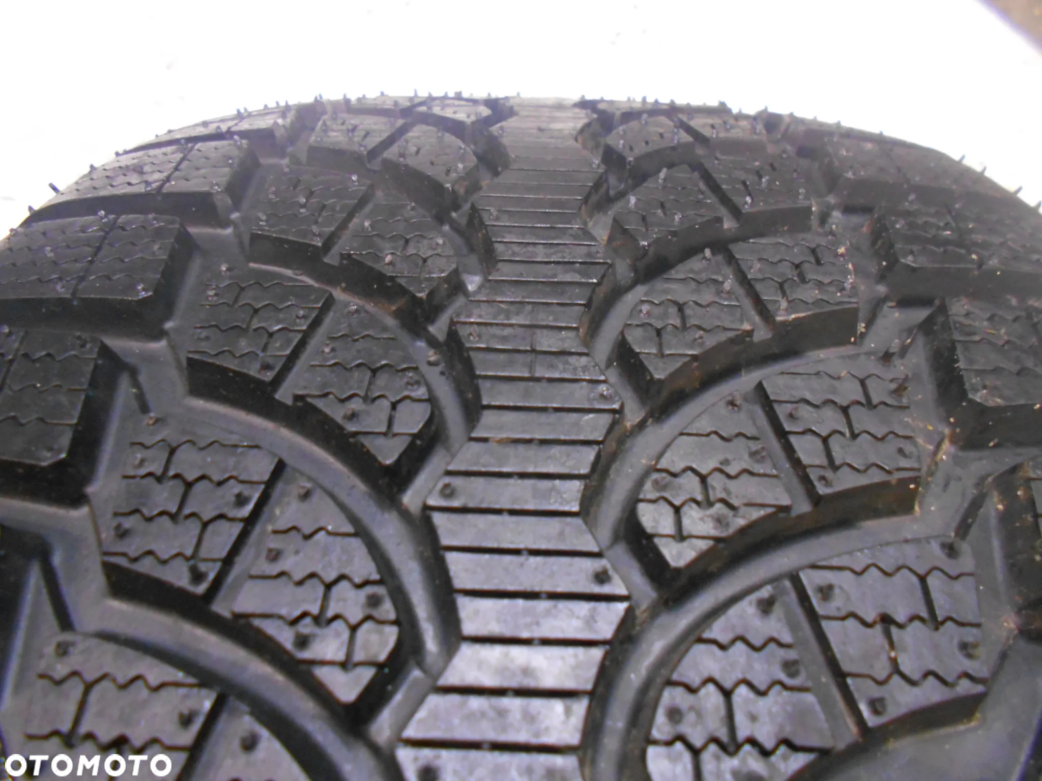 OPONA POJEDYNKA 255/40R19 BRIDGESTONE BLIZZAK LM-32 DOT 3616 9MM - 2