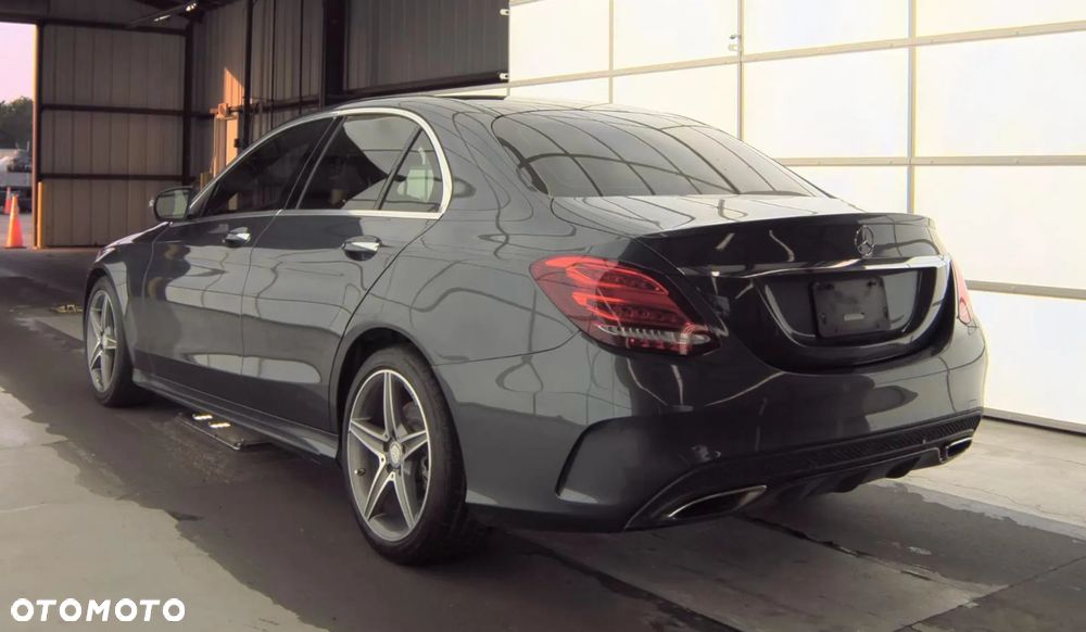 Mercedes-Benz Klasa C 300 7G-TRONIC AMG Line - 7
