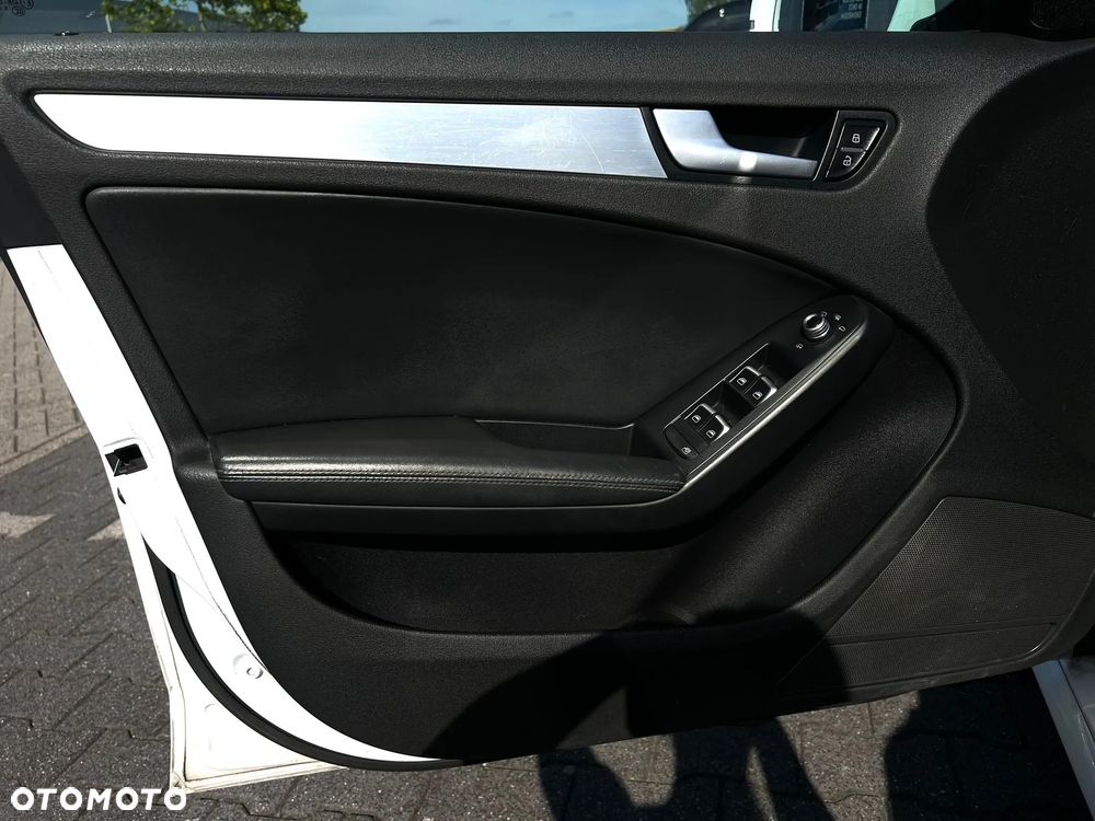 Audi A4 Avant 2.0 TDI DPF multitronic S line Sportpaket - 20