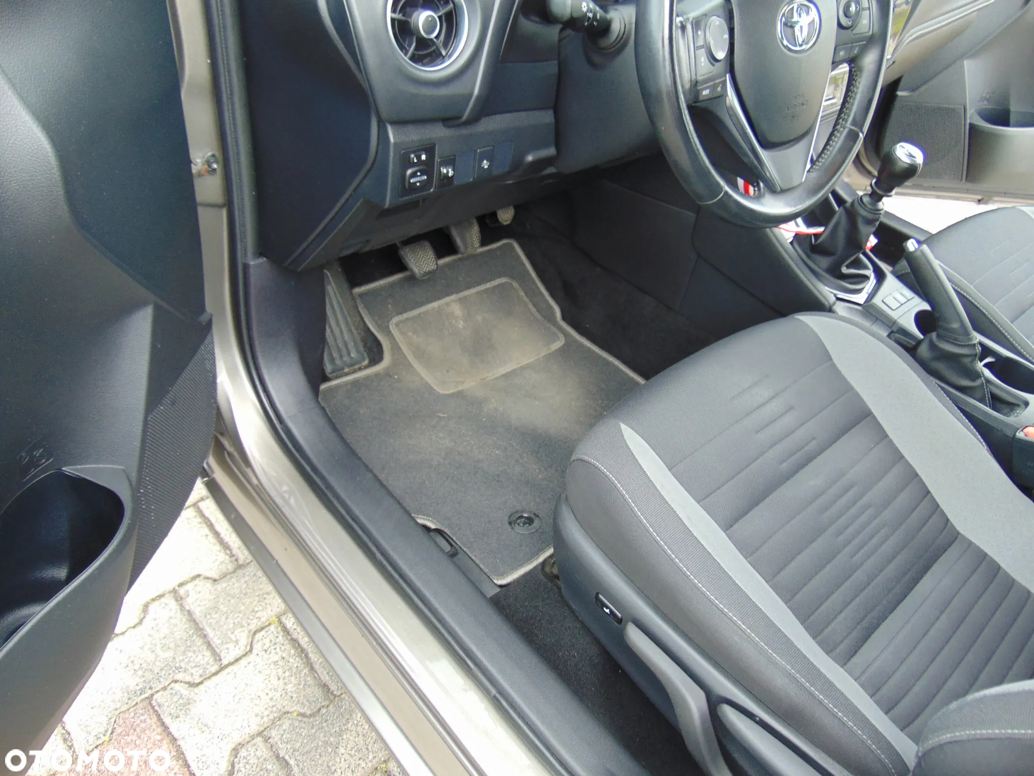 Toyota Auris - 10