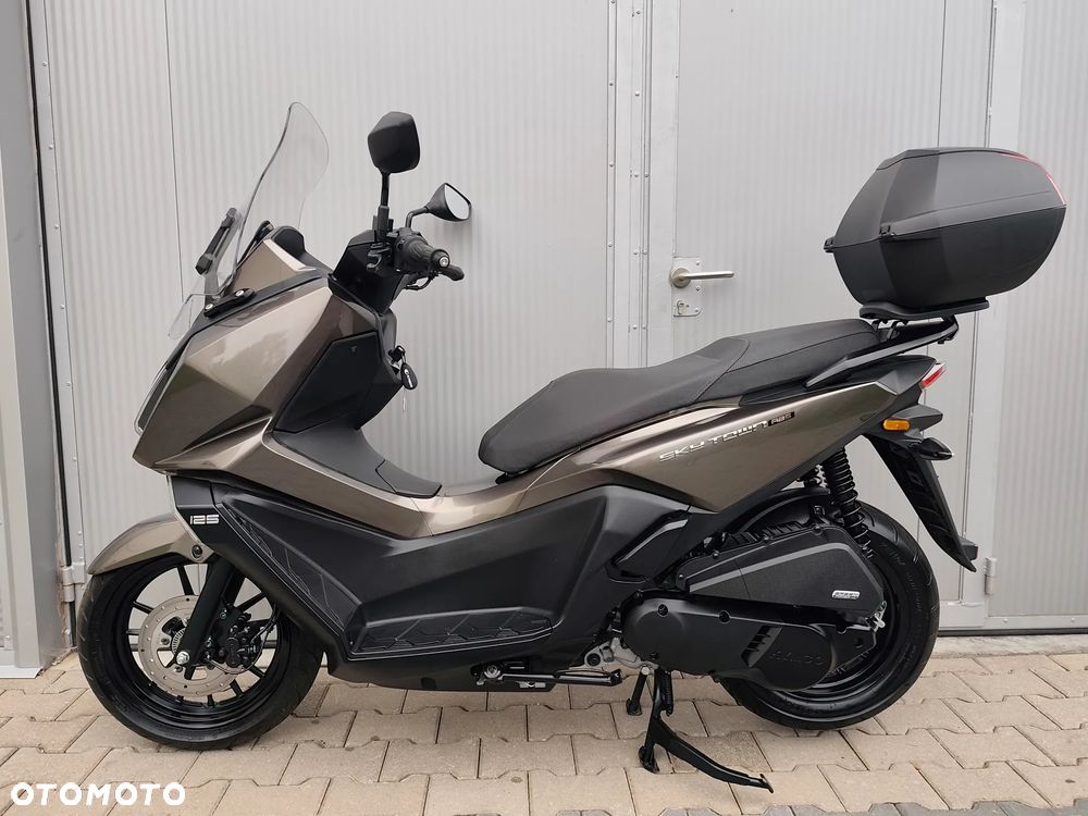 Kymco Skytown - 4
