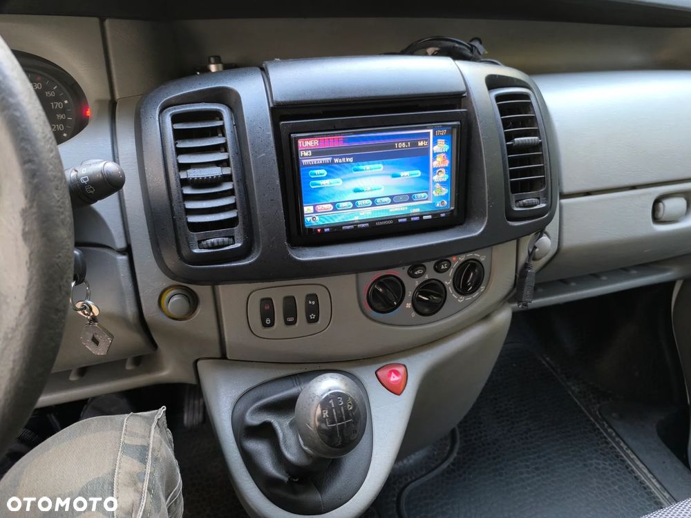 Renault Trafic - 16