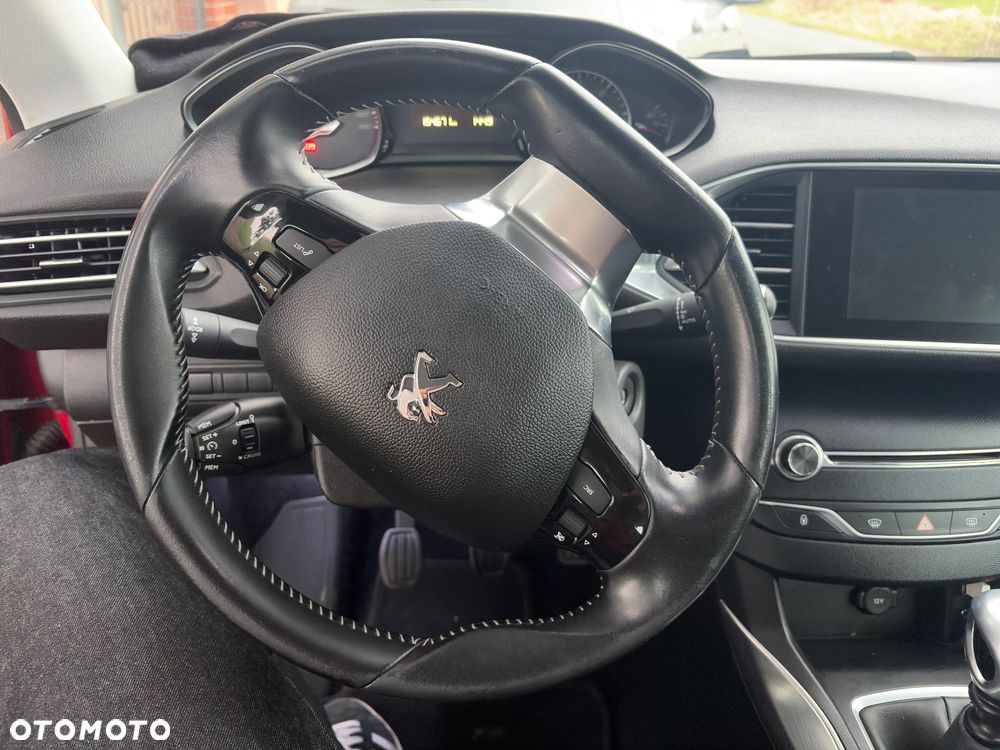 Peugeot 308 1.6 BlueHDi Allure S&S - 11