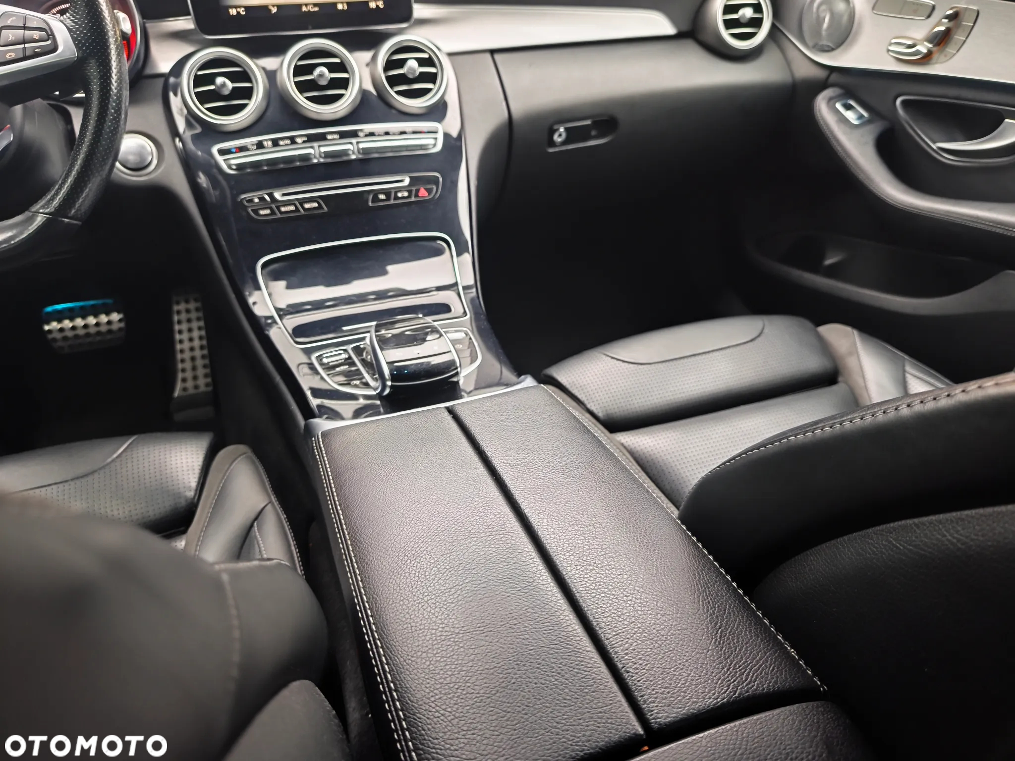 Mercedes-Benz Klasa C 450 AMG 4-Matic 7G-TRONIC - 29