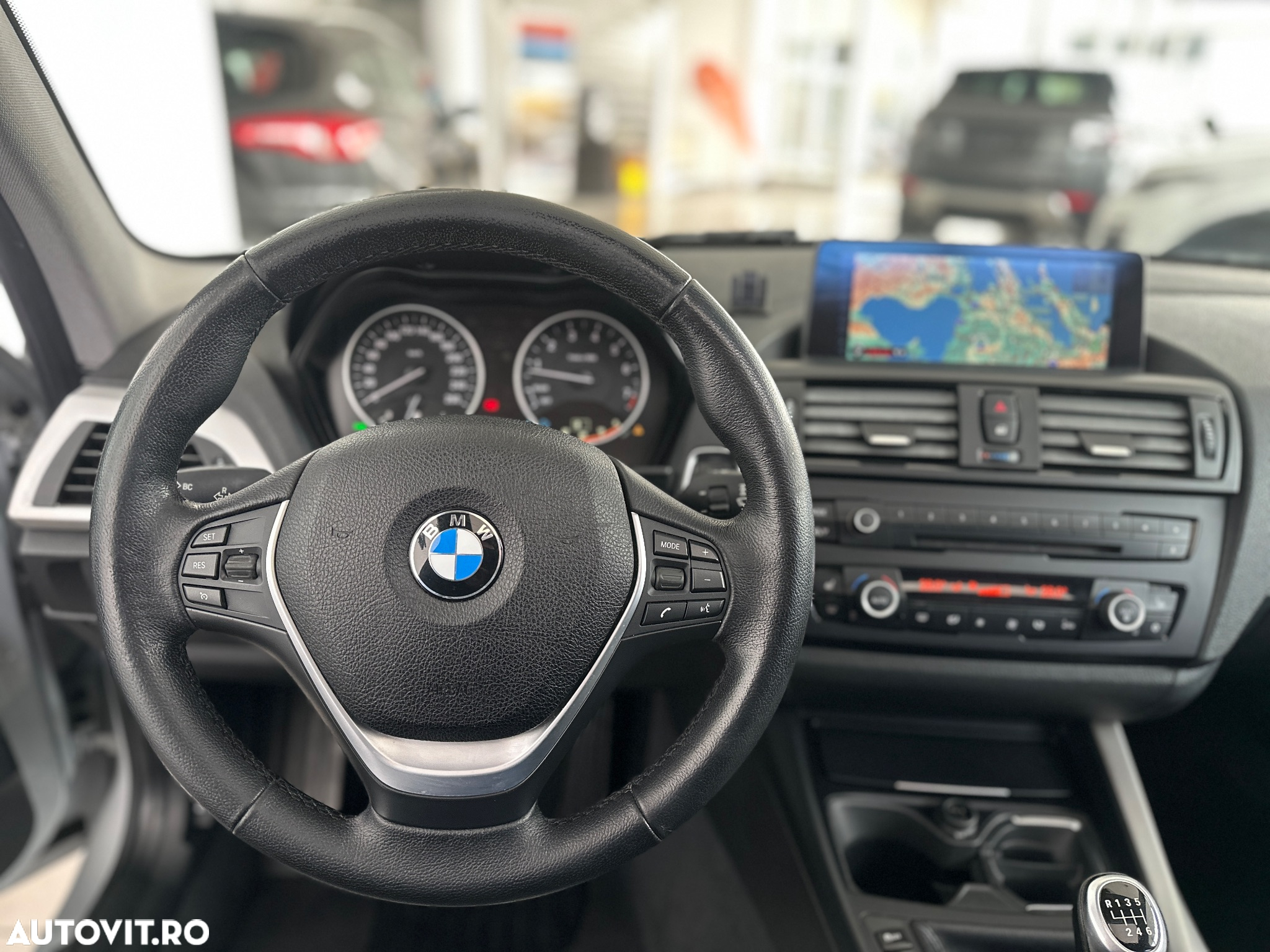BMW Seria 1 118i - 4