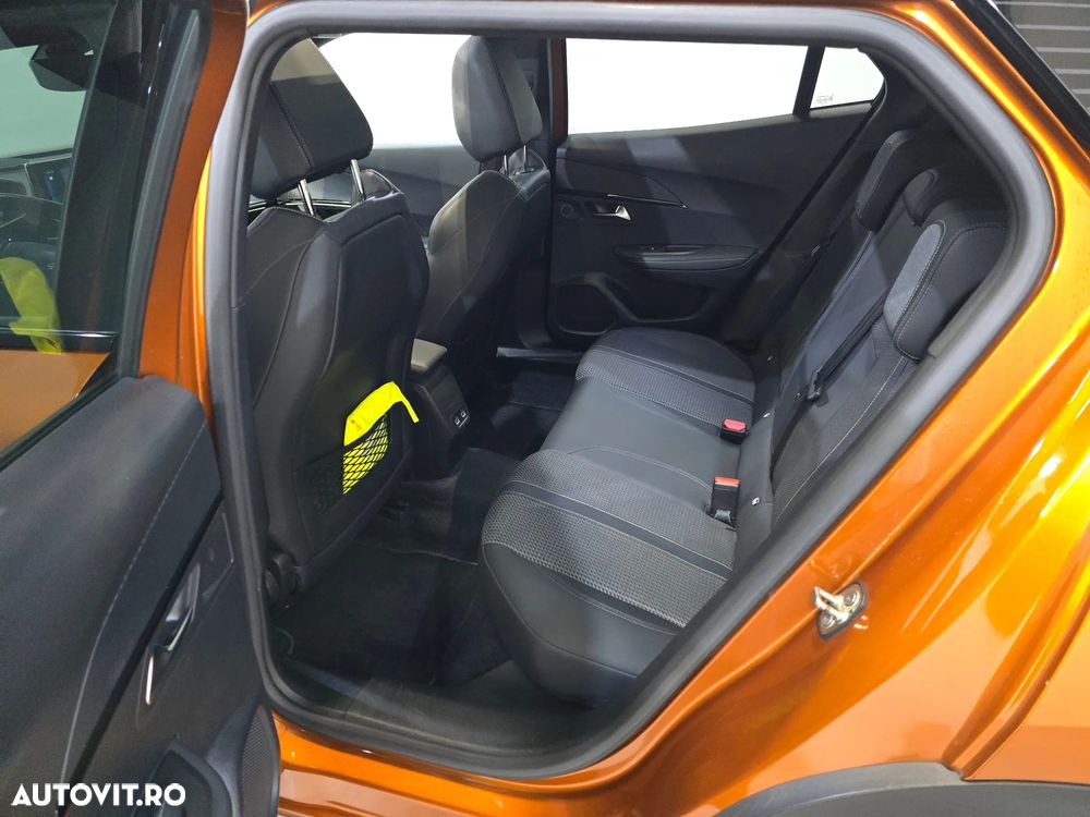 Peugeot 2008 PureTech 130 EAT8 GT - 10