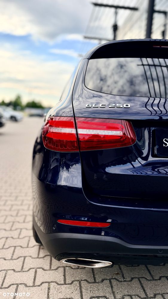 Mercedes-Benz GLC - 12