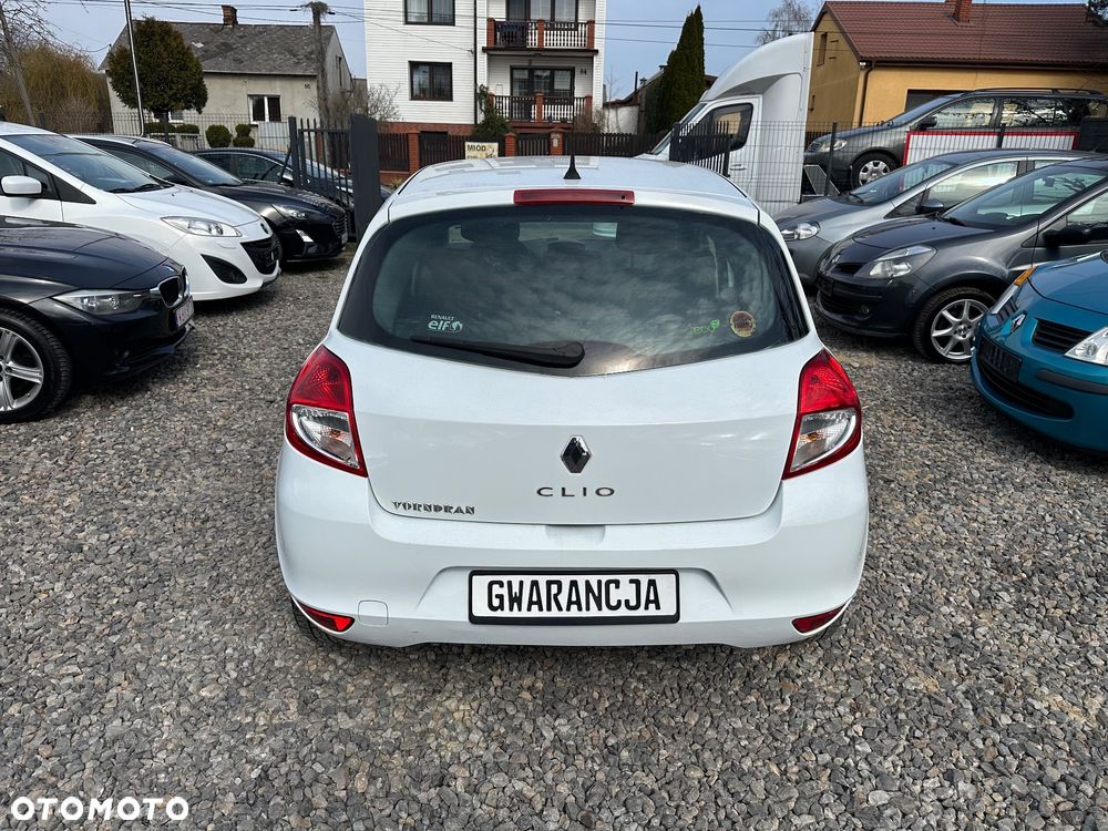 Renault Clio 1.2 16V 75 Dynamique - 9