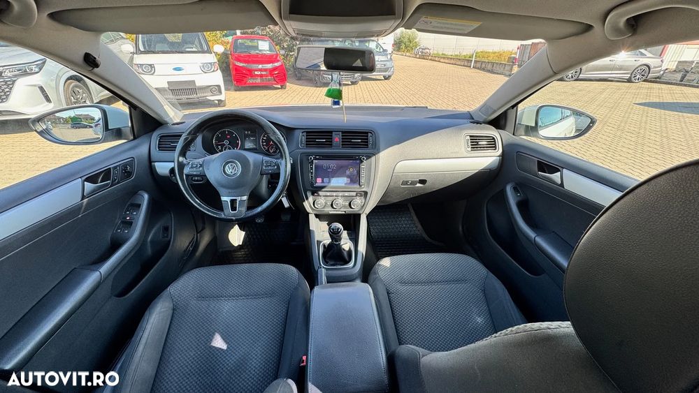 Volkswagen Jetta 1.6 TDI CR DPF Comfortline - 8