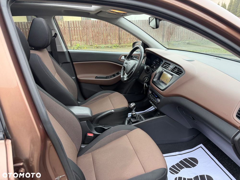 Hyundai i20 1.1 CRDi Intro Edition - 34