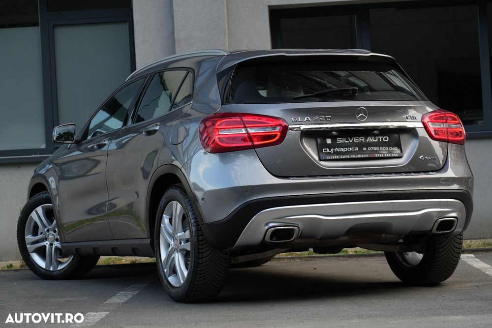 Mercedes-Benz GLA 220 d 4MATIC 7G-DCT - 23