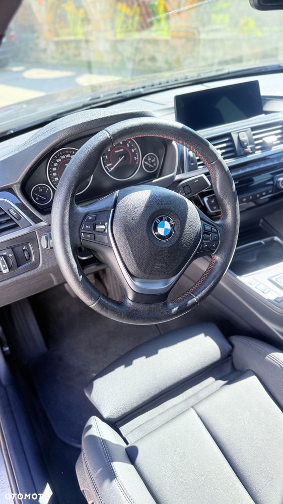 BMW Seria 3 330i xDrive Sport Line - 14