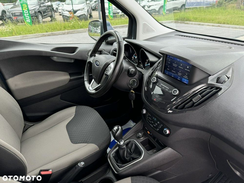 Ford Tourneo Courier - 35