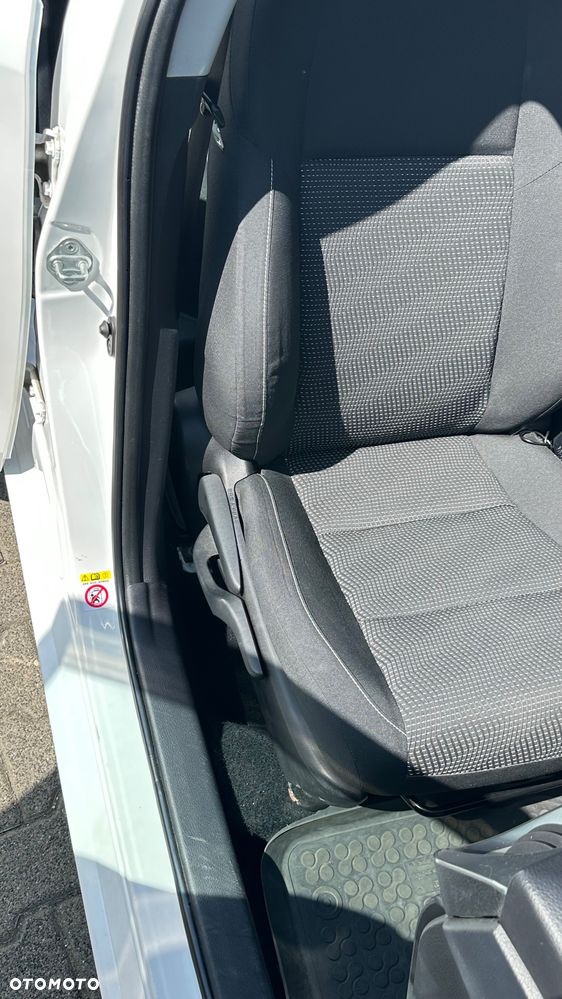 Toyota Auris - 14