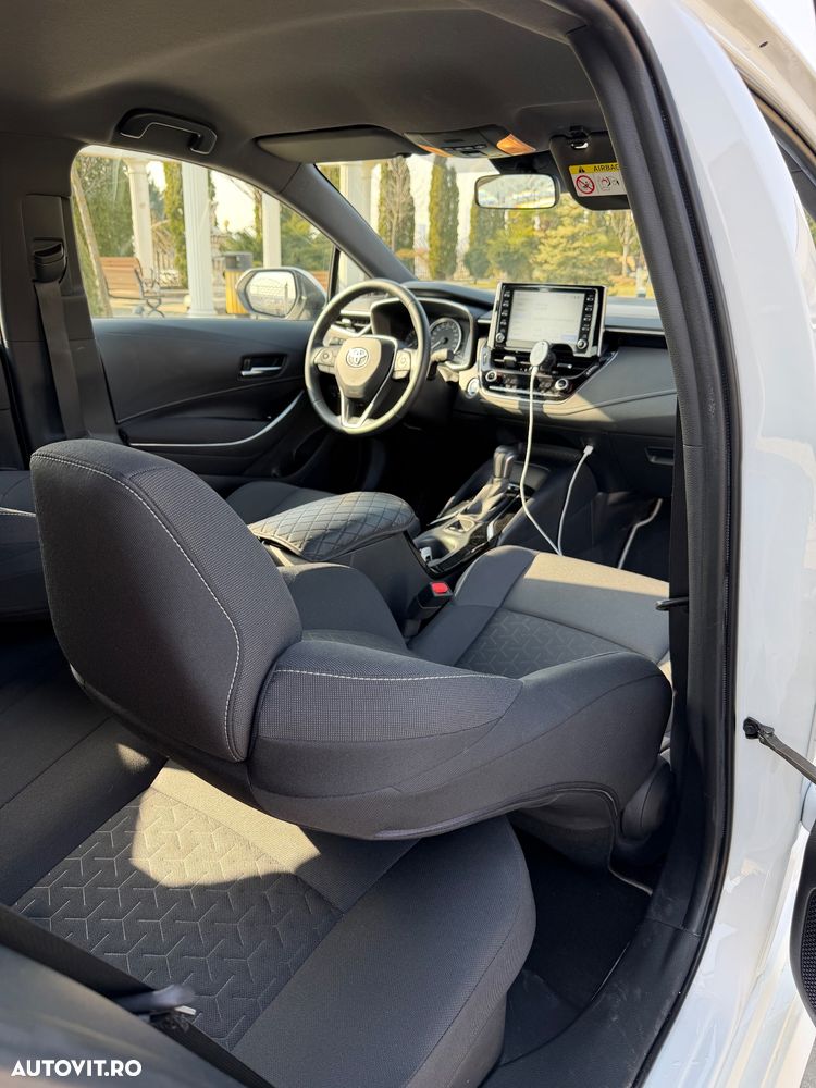 Toyota Corolla 1.8 Business Edition - 11