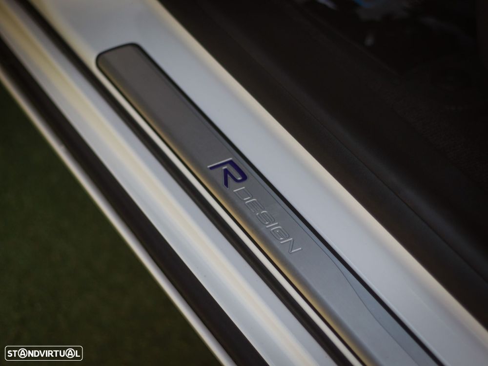 Volvo V60 2.0 D2 R-Design - 31