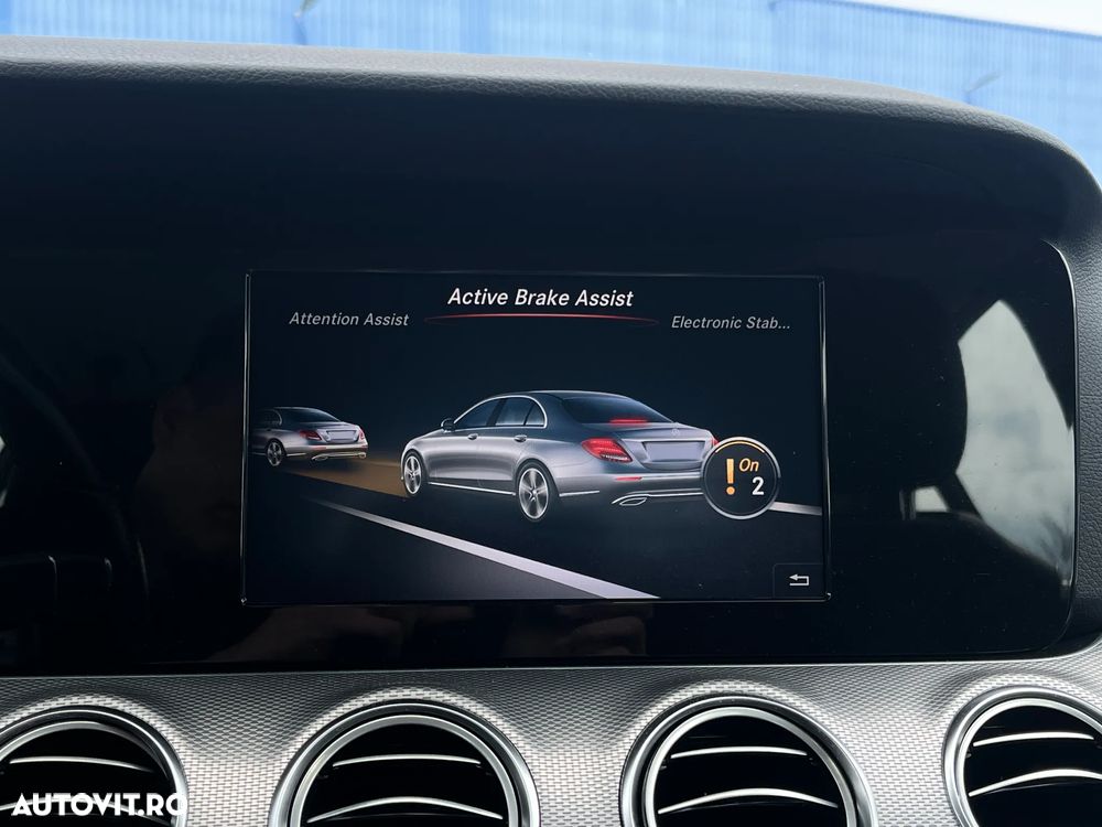 Mercedes-Benz E 200 4MATIC Aut. - 29