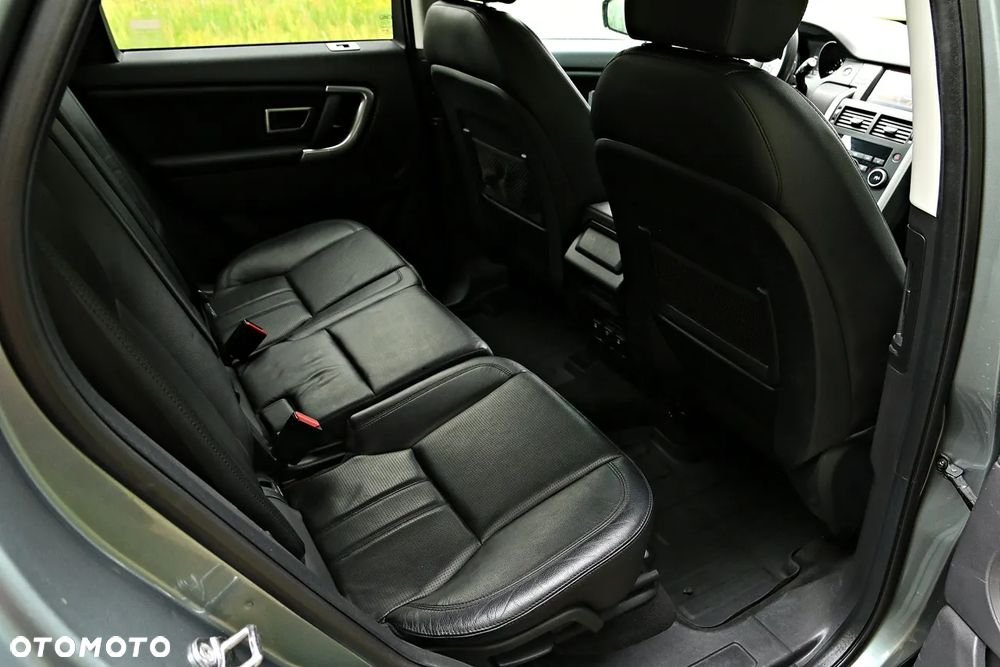 Land Rover Discovery Sport D150 R-Dynamic - 31