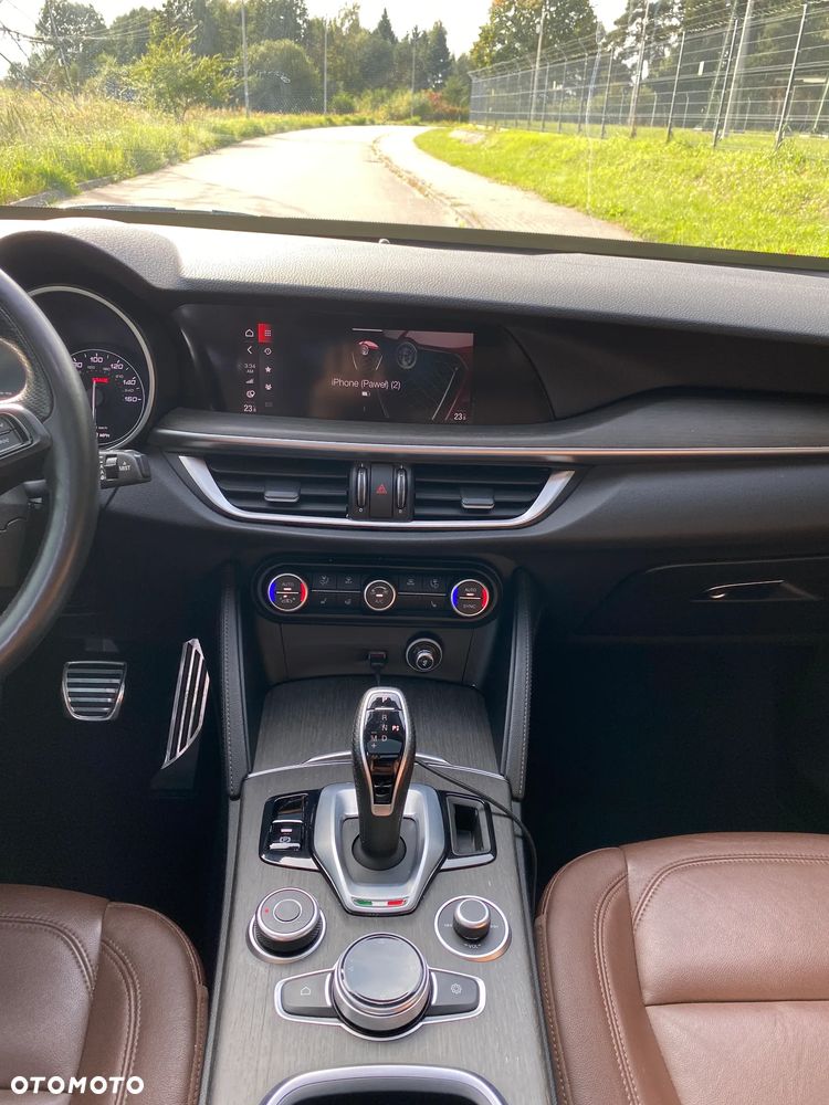 Alfa Romeo Stelvio - 11