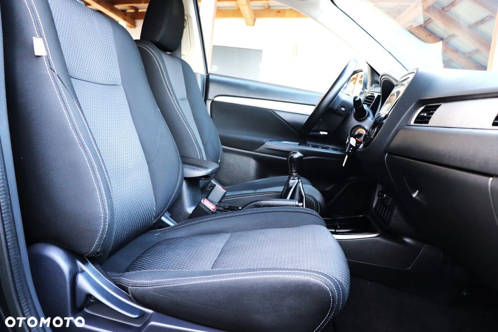 Mitsubishi Outlander 2.0 2WD Edition - 25