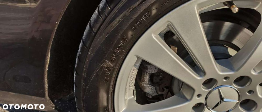 Mercedes-Benz Klasa E 250 CDI DPF BlueEFFICIENCY 7G-TRONIC Elegance - 38