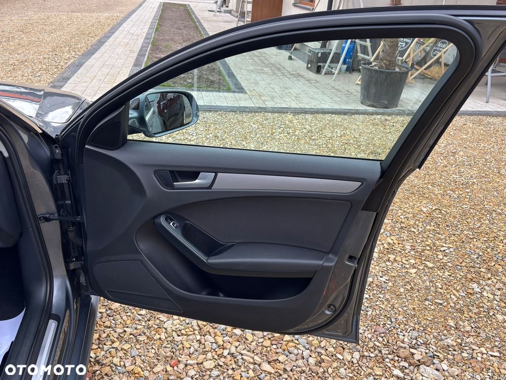 Audi A4 Avant 2.0 TDI DPF clean diesel multitronic S line Sportpaket - 35
