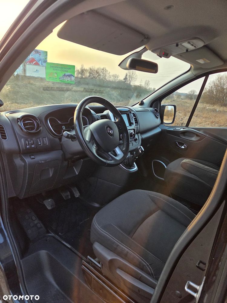 Renault Trafic 2.0 dCi - 9