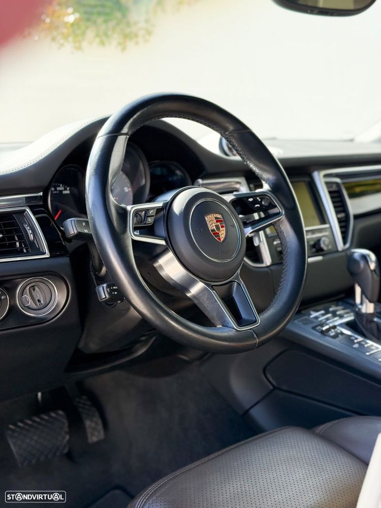 Porsche Macan S - 26