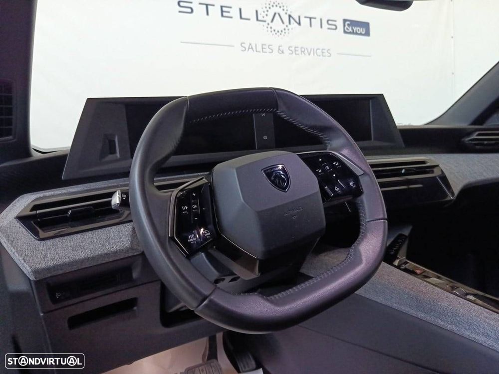 Peugeot 5008 1.2 Hybrid Allure e-DCS6 - 12