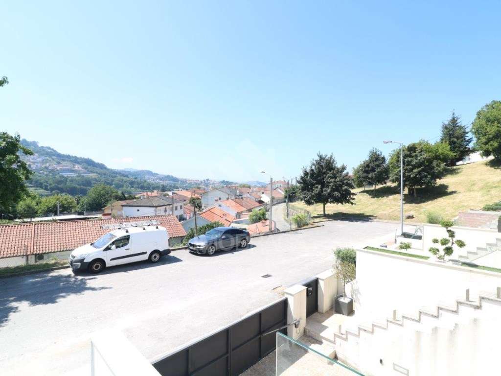 Arrendamento Moradia Banda T3 Seminova em Gualtar, Braga - Grande imagem: 5/50