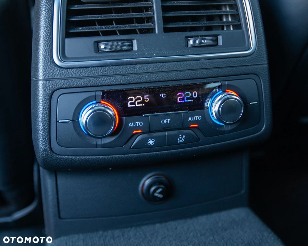 Audi A6 Avant 2.0 TDI Ultra DPF S tronic - 24