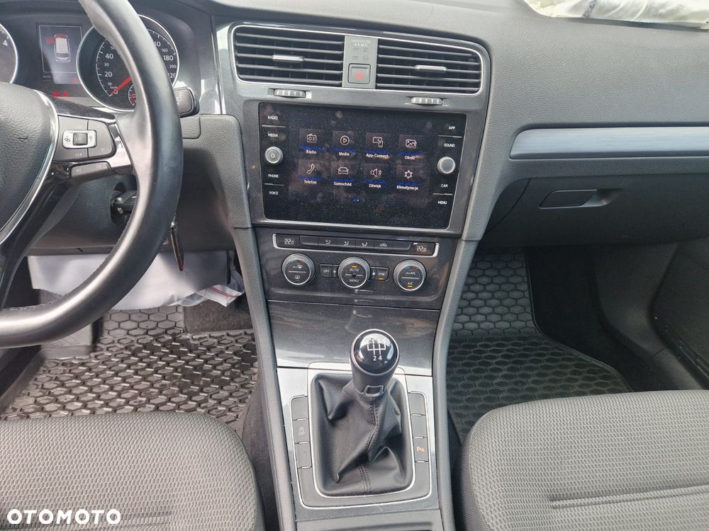 Volkswagen Golf 1.6 TDI BMT Comfortline - 19